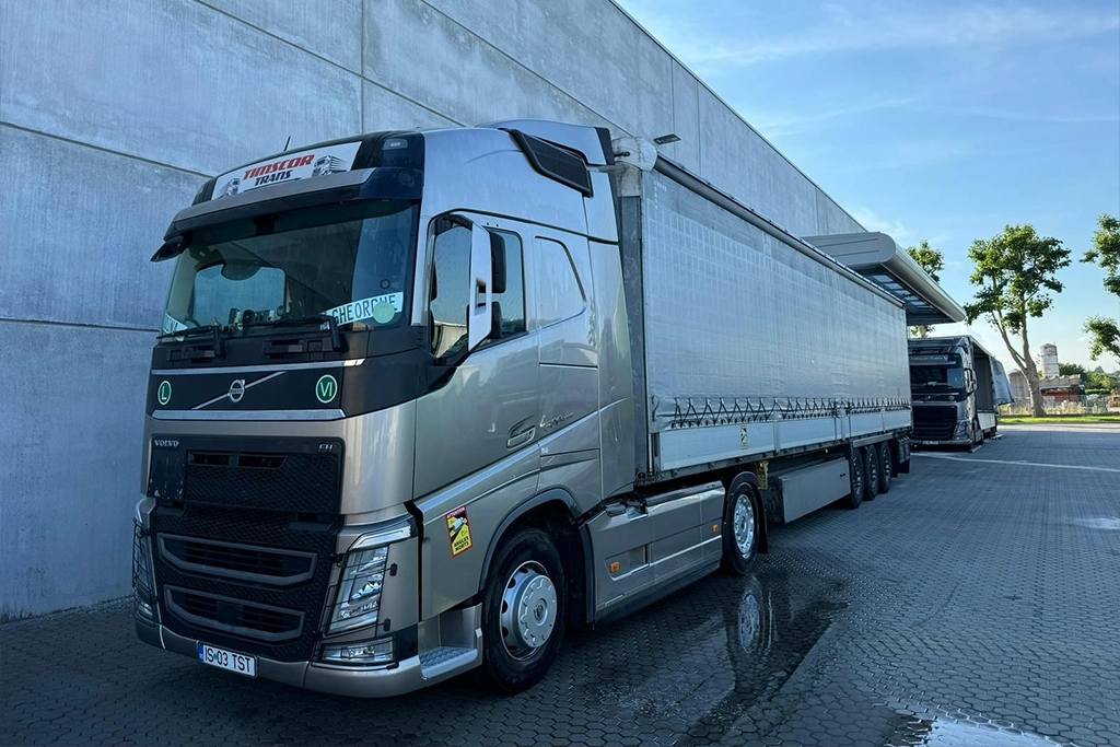 Flota de camioane pregatite pentru transport de marfuri oriunde in Europa